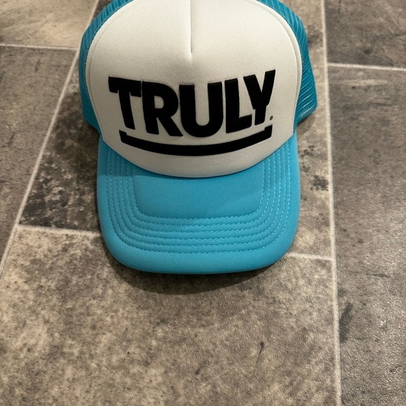 TRULY Accessories - Truly Blue and White Trucker Hat NWOT
